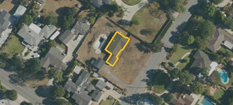 Expansive Lot in Friendly Hills