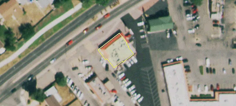 Restaurant Building with Ample Parking