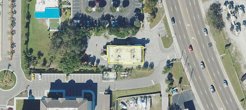 Restaurant Building on Tamiami Trail
