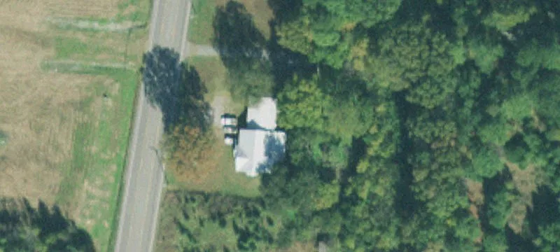 Commercial Building in Three Way