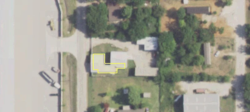 Industrial Property with 4,900 SqFt