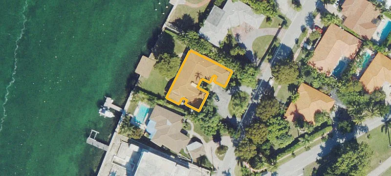 Waterfront Land for Estate Construction