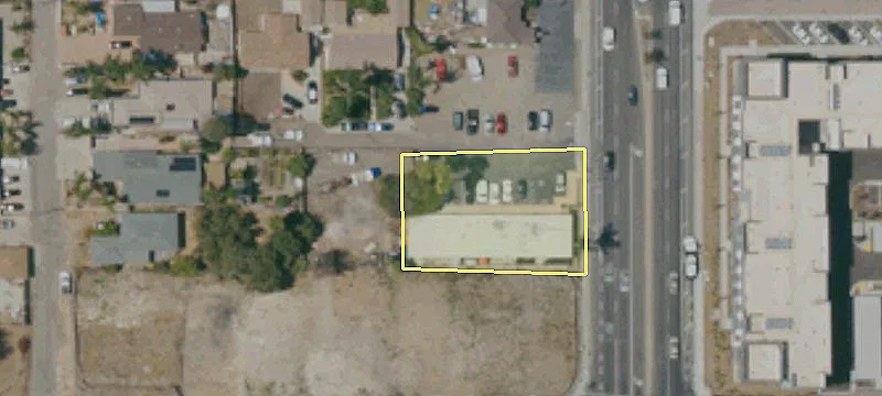 Vista Retail/Office Plaza For Sale