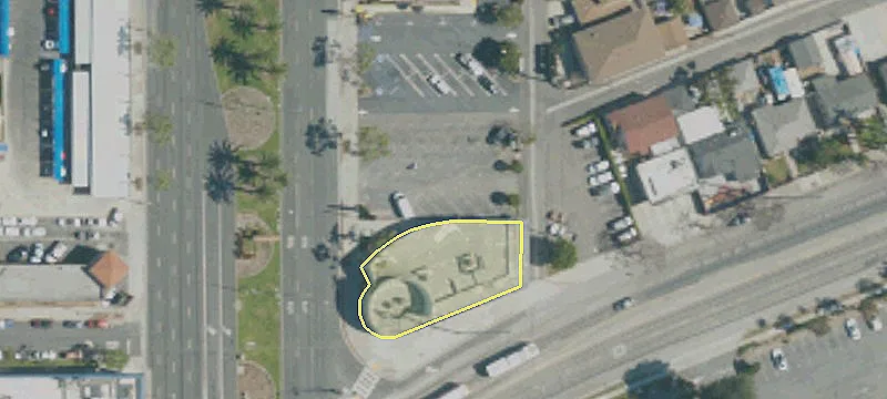 Freestanding Retail Pad Building