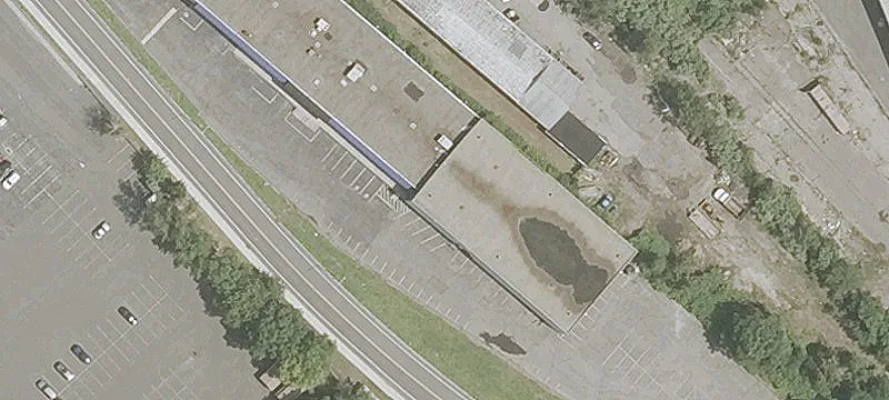Commercial Building with Mixed-Use Potential