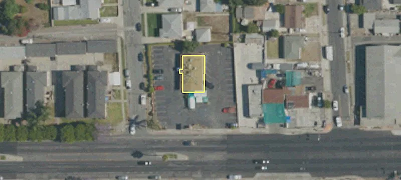 Restaurant on Corner Lot