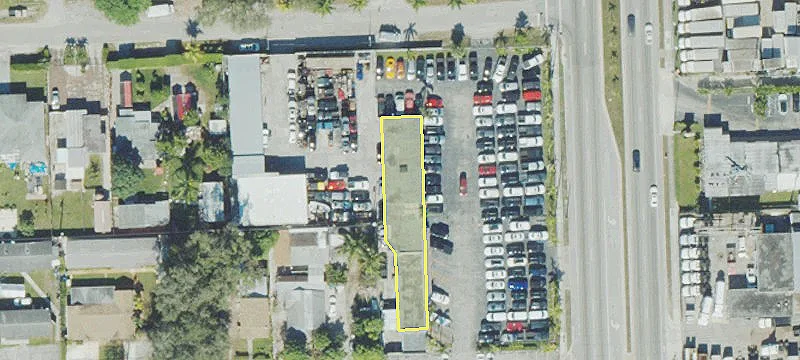 High-Visibility Automotive Commercial Lot