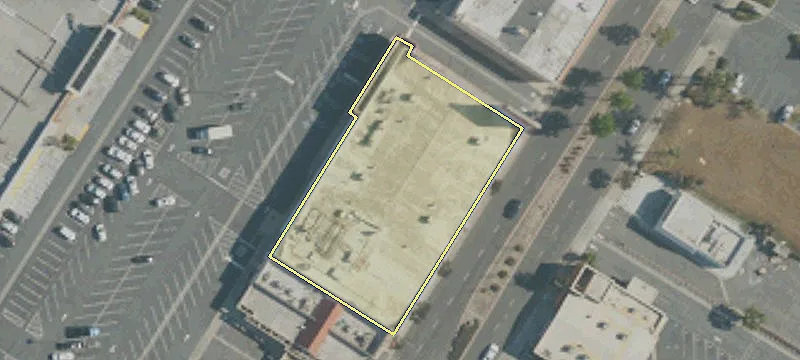 Retail Space on Paramount Blvd