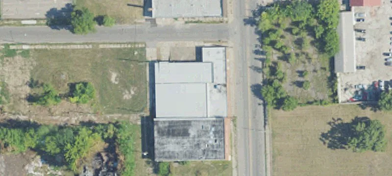 Spacious Warehouse with Truck Bay