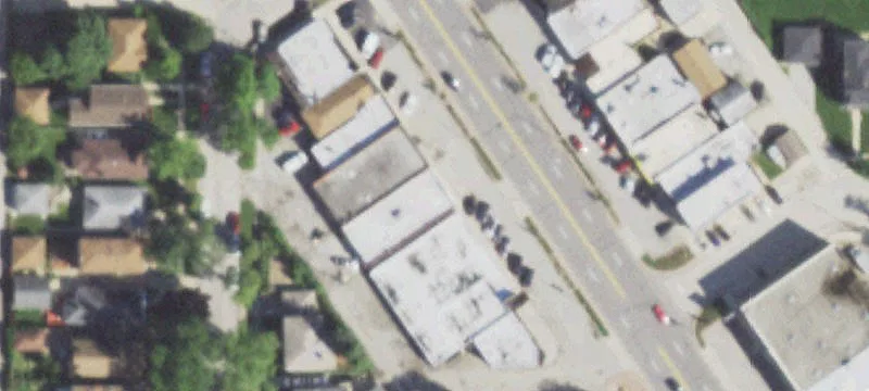Freestanding Commercial Building on Milwaukee Avenue