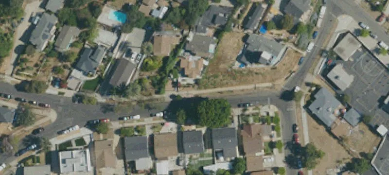 Vacant Triplex in Prime Location