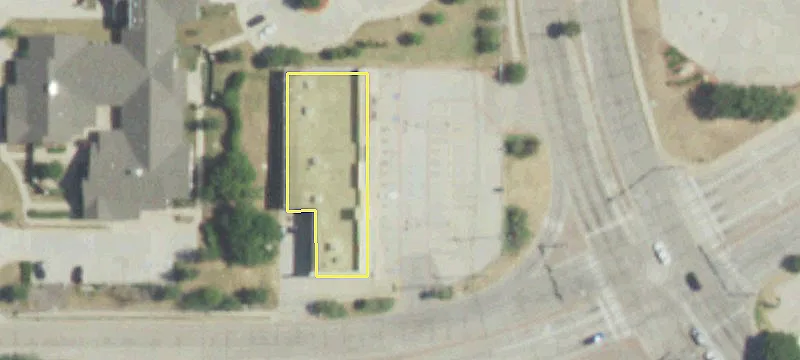 Retail Space with Great Visibility