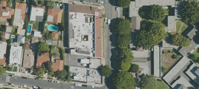 Freestanding Building on Fairfax Avenue