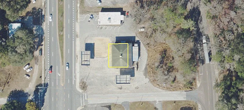 Freestanding Building on Corner Lot