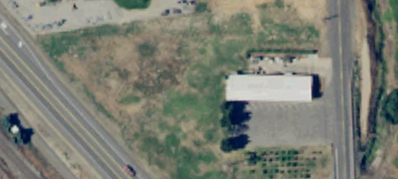 Sunnyside Commercial Property Near I-82