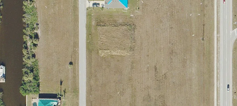 Commercial Parcel in Growing Area