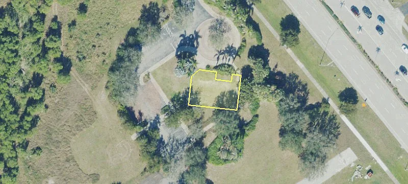 Luxury Automotive Condo Near Naples