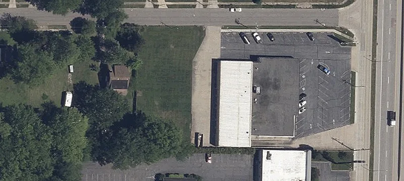 Elyria Warehouse with Drive-In Doors
