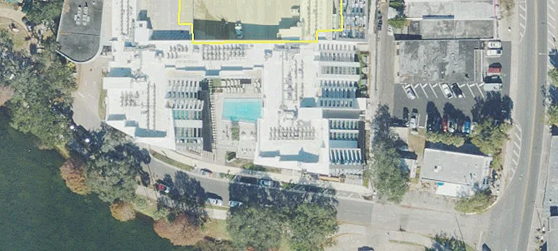 Retail Space in Lake Ivanhoe