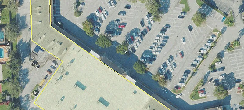 Retail Space in Publix Anchored Center