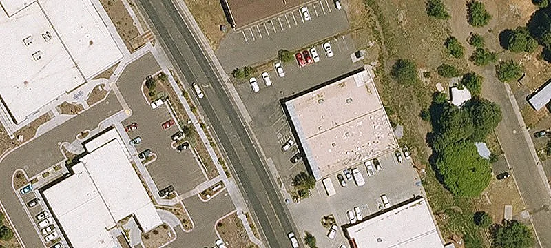 Freestanding Commercial Building on High-Traffic Corridor