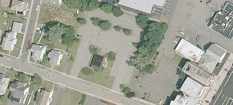 Free Standing Commercial Building For Rent