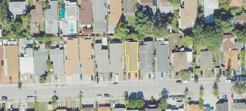 Duplex Near Miracle Mile