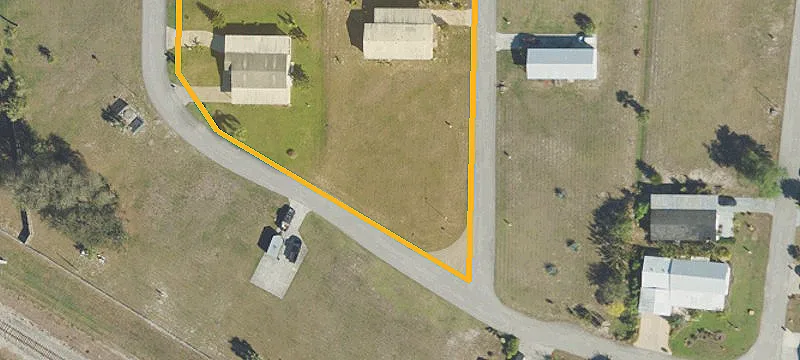 Corner Lots in Moore Haven