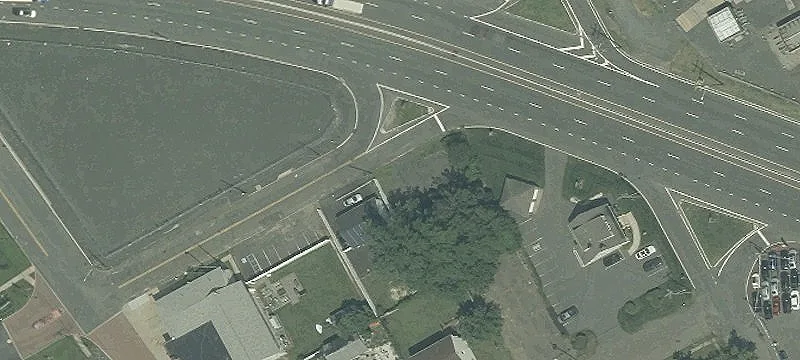 Freestanding Building on High-Traffic Route