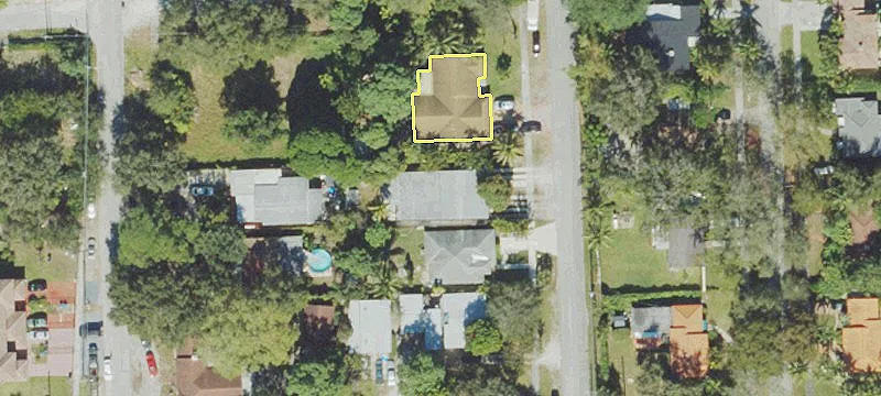 Renovated Duplex with Fenced Backyard