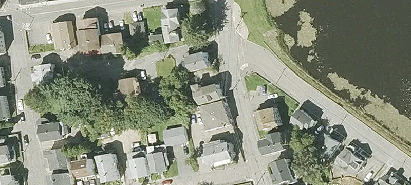 Renovated Triplex Across From Pond