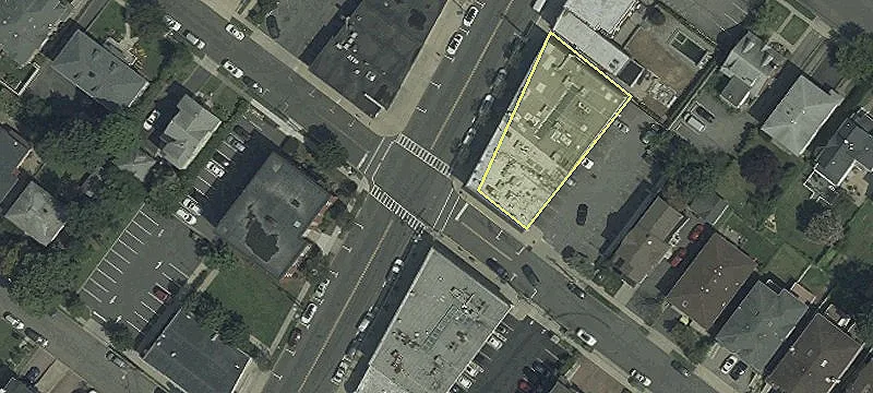 Retail Space on Broad Avenue