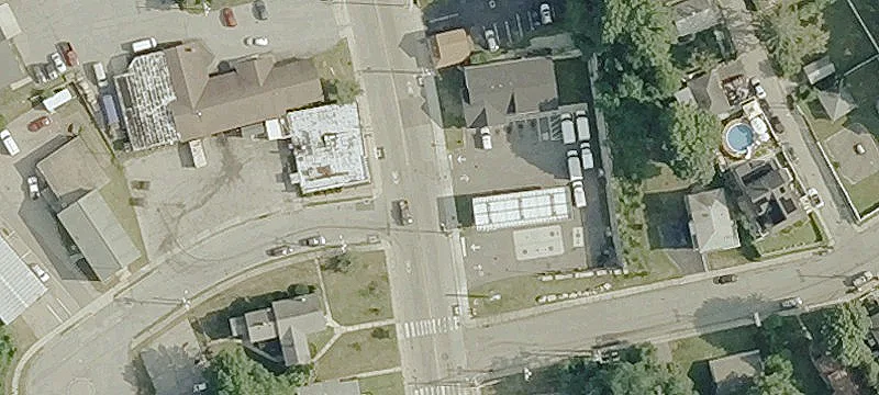 Refreshed Commercial Unit in New London