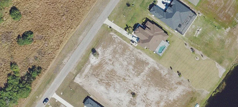 Lakefront Lot in Lake Toscana