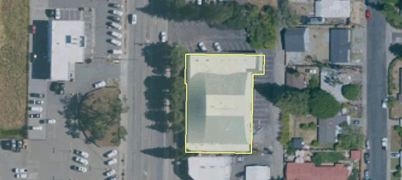 Healdsburg Commercial Building on 0.93 Acres
