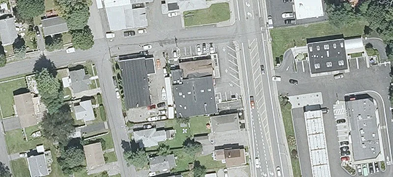 Commercial Building on High Traffic Route