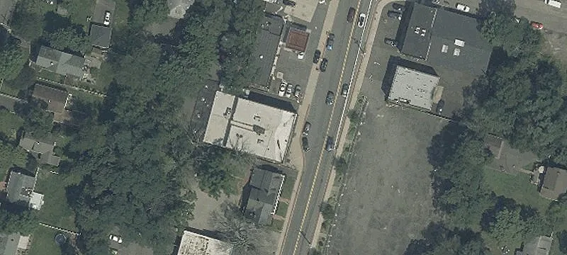 Bright Office Space Near Train