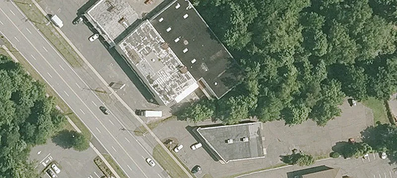 Versatile Commercial Building on Silas Deane