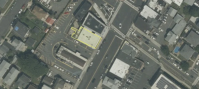 Retail Space in Downtown Lyndhurst