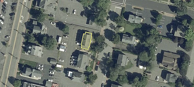 Wyckoff Commercial Building with Visibility