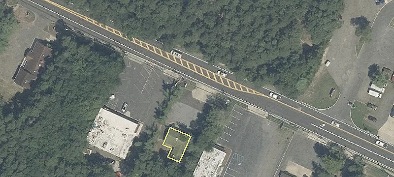 Prime Location Commercial Building