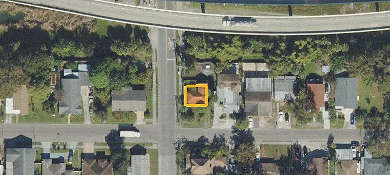 Vacant Lot Near Tampa Highlights