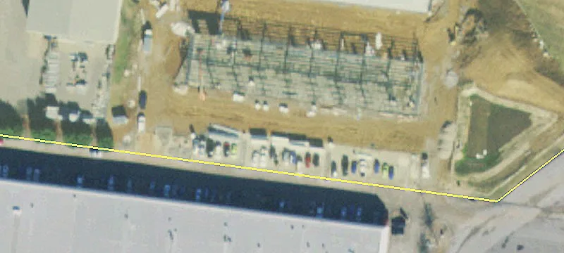 Versatile Showroom and Warehouse Space