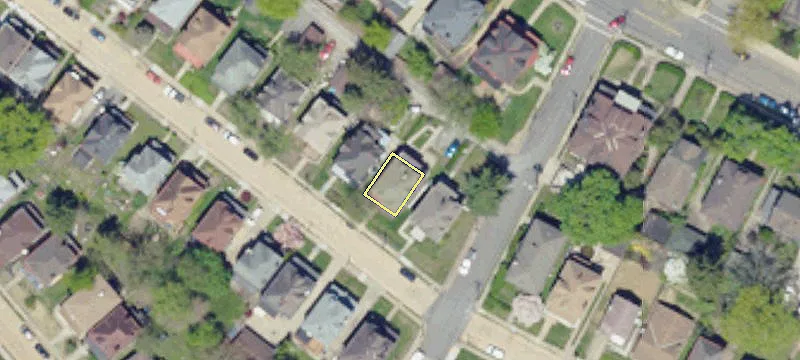 Well-Maintained Duplex Near Downtown Pittsburgh