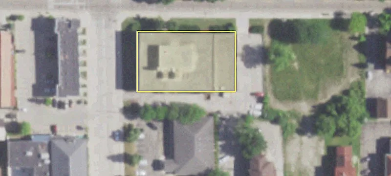 Spacious Triplex in Prime Location