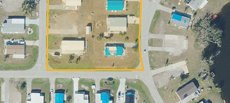 Corner Lot in Lemon Bay