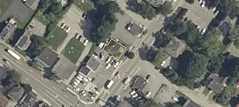 Mixed-Use Building with Restaurant Space