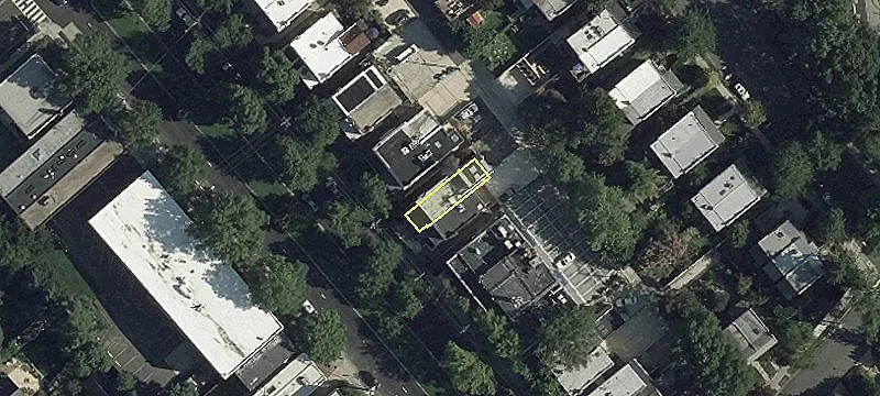 Triplex in Prime DC Location