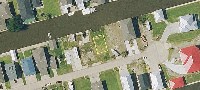 Waterfront Lot in Sportsman's Paradise