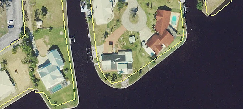 Waterfront Peninsula Property For Sale